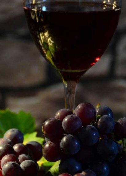 beneficios de tomar vino tinto