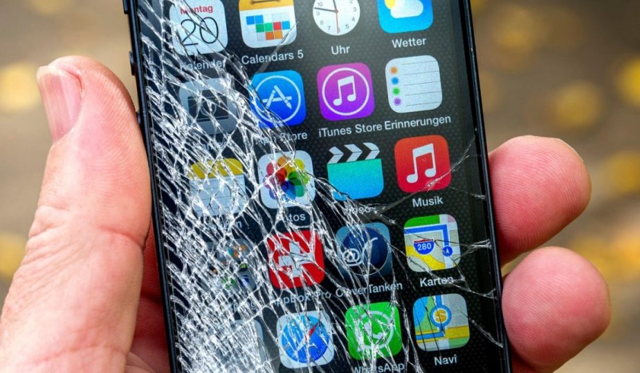 Los peligros de los celulares con pantallas rotas - El Hábito en Casa